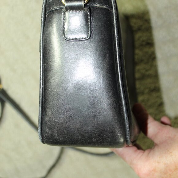 Authentic Vintage Gucci Crossbody Smooth Black Leather Purse w/ COA - Picture 6 of 16